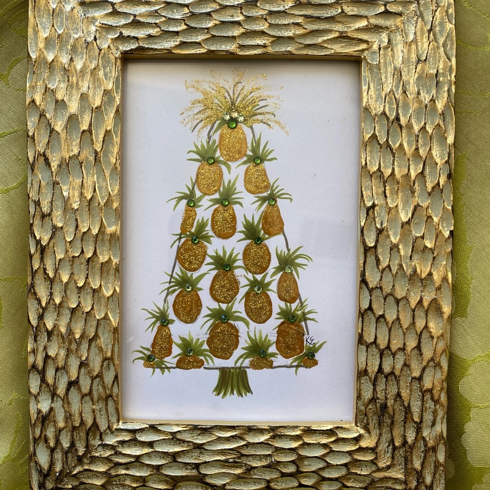Gold Pineapple Art in Textured Frame